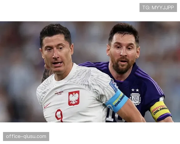 莱万35岁128天创最年长戴帽纪录 射手榜暂居第四 莱万35岁128天创最年长戴帽纪录 射手榜暂居第四