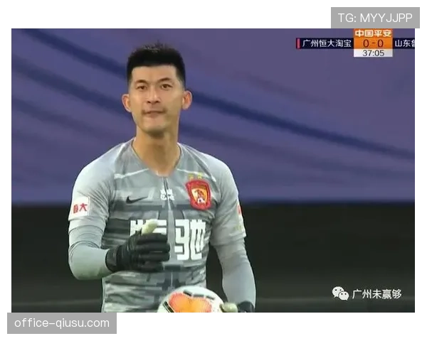 深圳队凭借抢断快攻逆转青岛 防守反击战术执行效果显著 深圳队凭借抢断快攻逆转青岛 防守反击战术执行效果显著