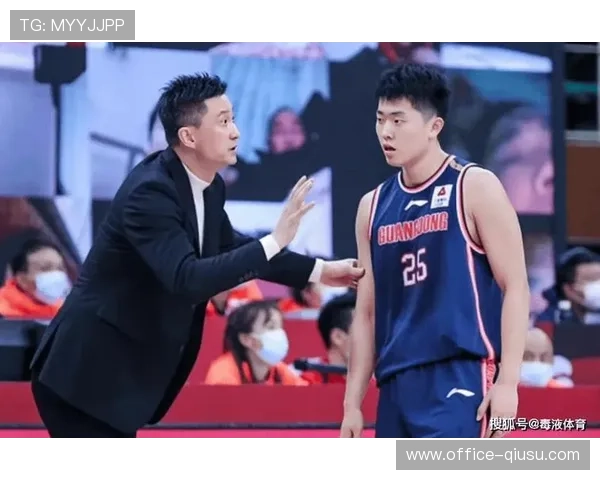 杜锋末节启用老寒腿组合 防守弹性下降被追身打击